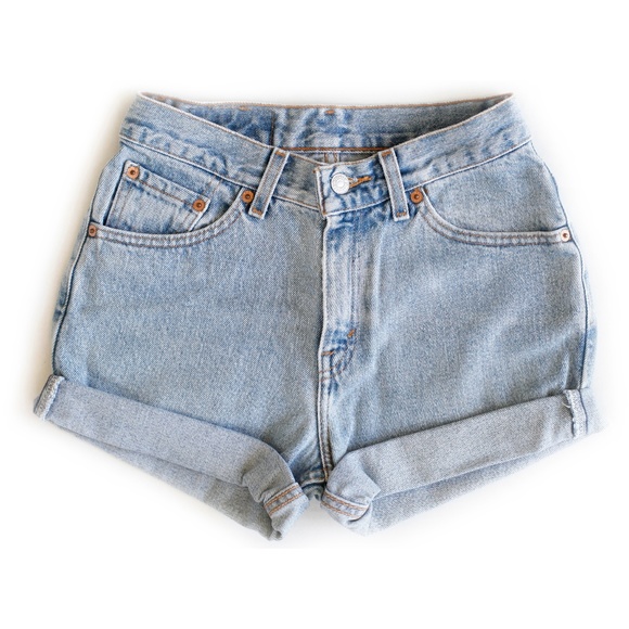 Vintage Levi's High Waisted Denim Shorts 22-38 - Picture 4 of 8